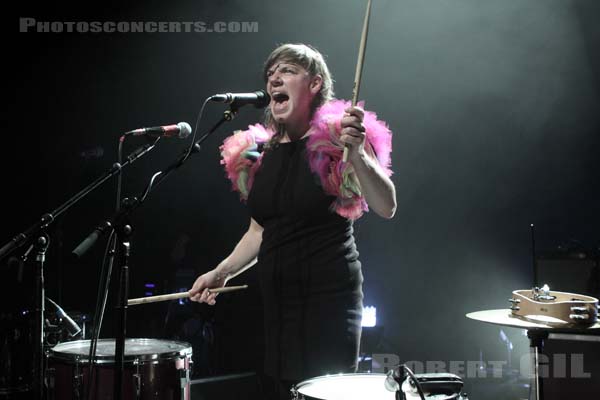 TUNE YARDS - 2011-06-02 - PARIS - Cafe de la Danse - 